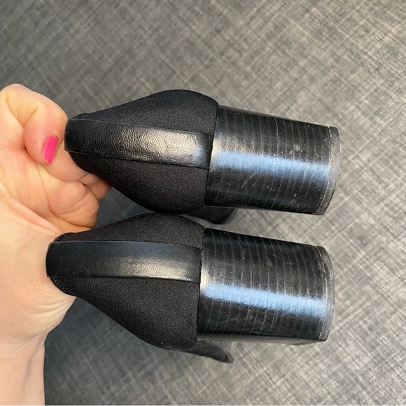 STUART WEITZMAN BLACK PUMPS - Picture 5 of 8